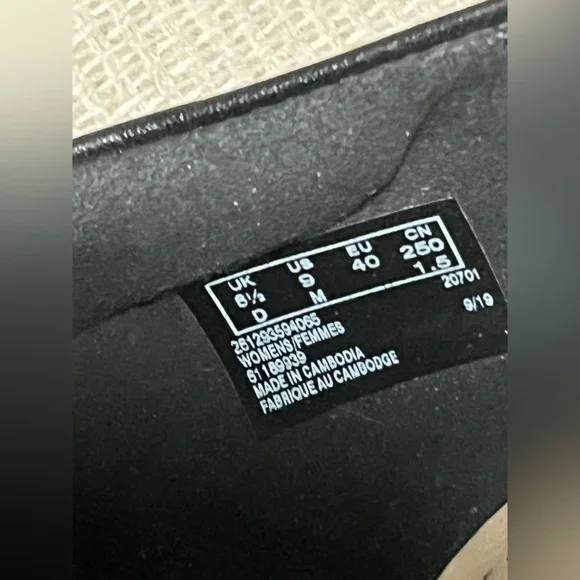 Clarks Ultimate Comfort heels/ pumps. Cushioned insole, arch support. Black. 9 - Picture 12 of 15